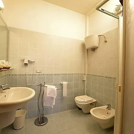 Astor Hotel 2*