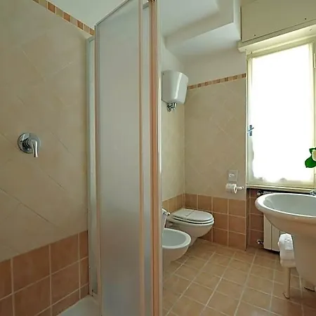 Astor Hotel 2*